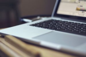 Merkmale Cyberversicherung laptop